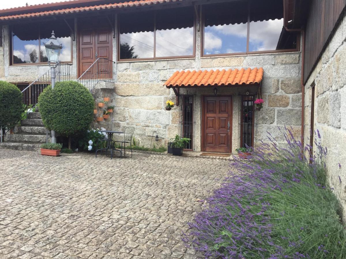 Bergui Guesthouse - Guimarães Exterior foto
